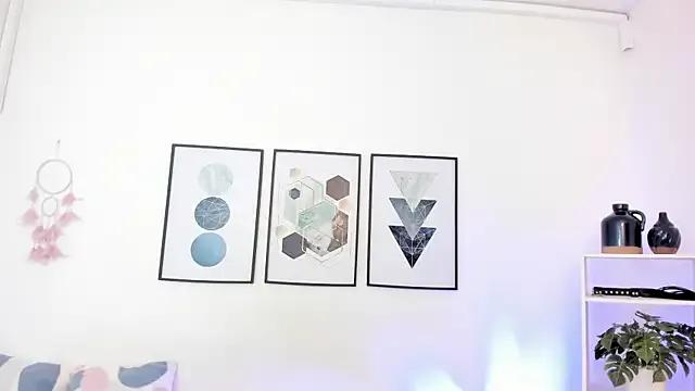 dullce77 on StripChat 