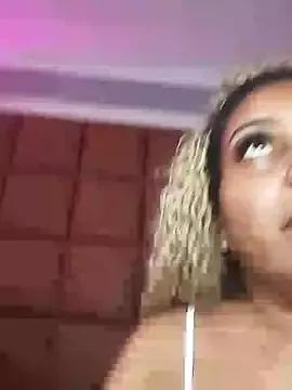 ELLA_KELLY on StripChat 