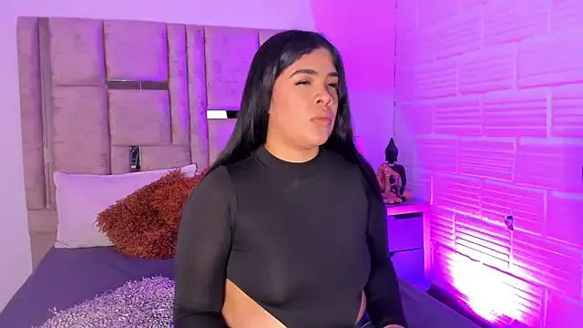 EmmaBecket2 — SHOW CLAP ASS 