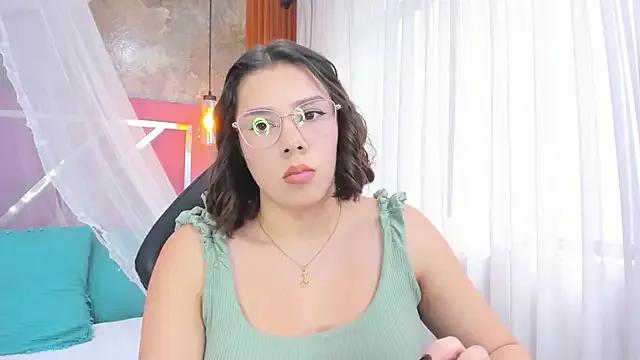 EmmaSulivan on StripChat 