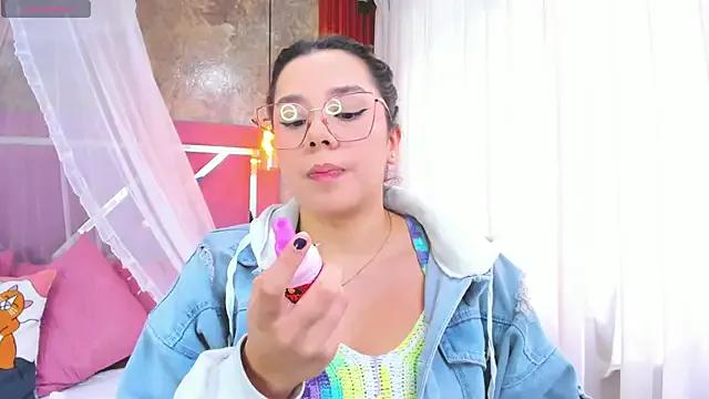 EmmaSulivan on StripChat 