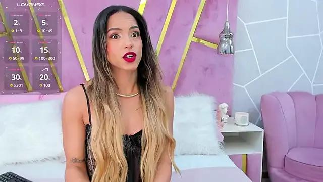 EmmyCortez on StripChat 