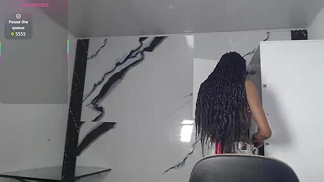 esmeralda-bk — Full Naked + Lush 5min