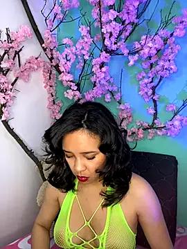 Esmeraldagh_ on StripChat 