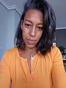 Goldenlace on StripChat