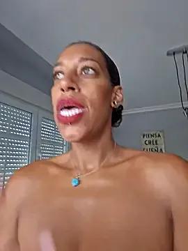 Goldenlace on StripChat