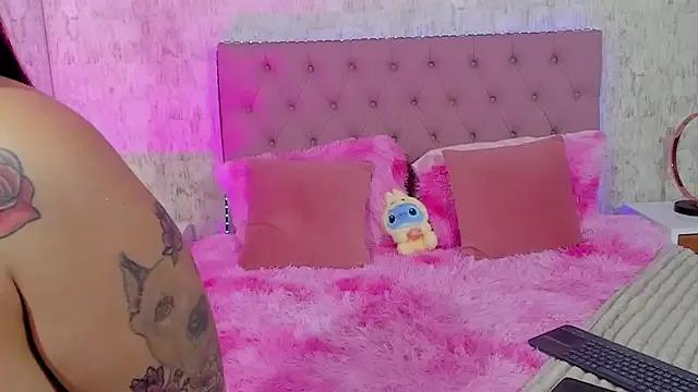 HannahCollyns on StripChat 