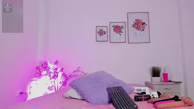 hellzel_moon on StripChat 