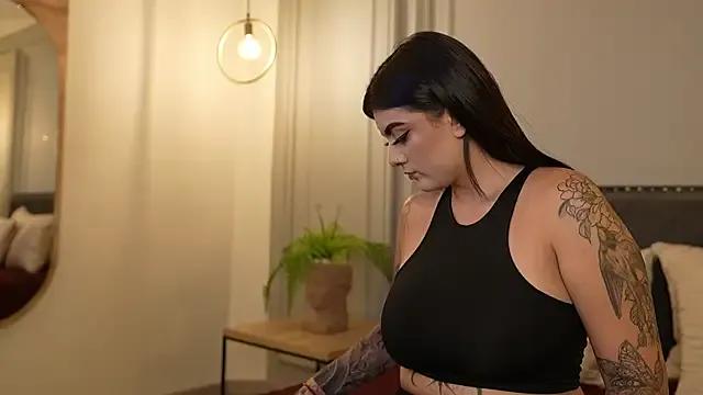 IrisBaker on StripChat 