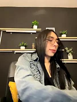 isabella_jade — domi inside my pussy