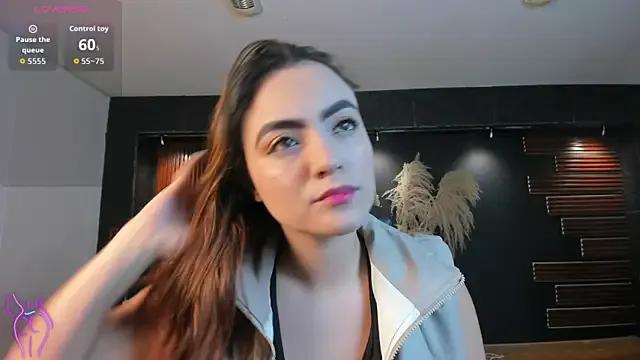 IsabellaaJoness — Freechat on StripChat