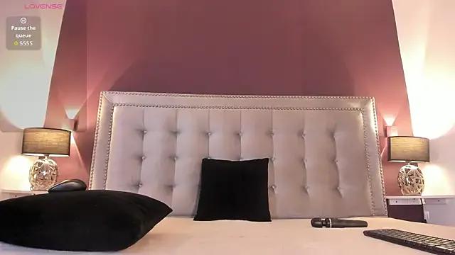 IssyRosse on StripChat 