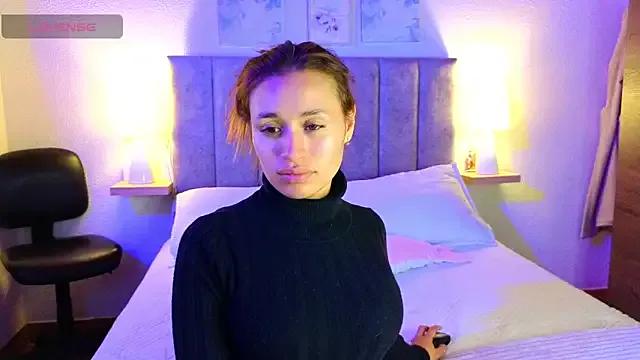 juliana-mancini — crema en tetas  y culo