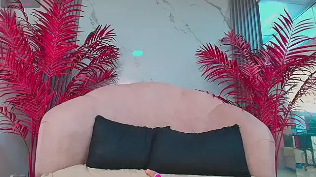 JulietaMills — Bounces those sweet tits 