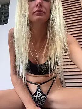 Lady_Liaa — DEEP BLOWJOB+ALL NAKED ON PUBLIC BEACH