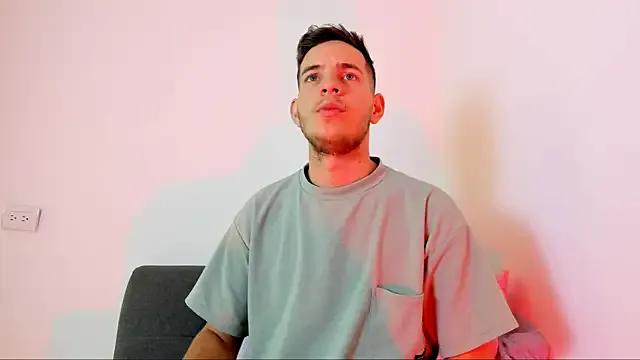 lara_and_danny on StripChat 