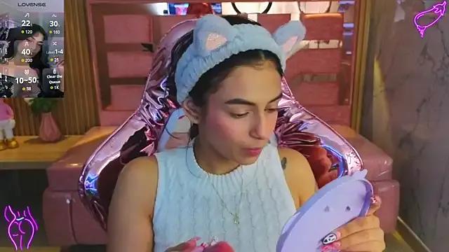 lilith_petit_sub on StripChat 