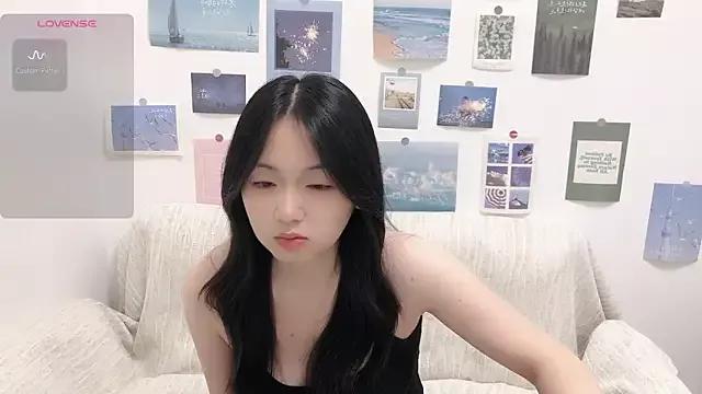 LiLiYbaby on StripChat 