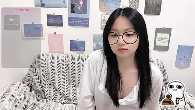 LiLiYbaby on StripChat 