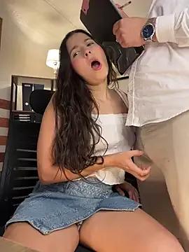 LittleDoll___ on StripChat 