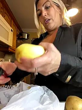 LittleMissEeve — Outside dildo in pussy n cummm