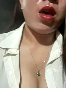 Luna-ass — earn money to buy dresses