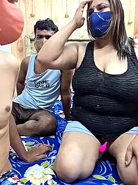 StripChat MOM-SUN-COUPLE is Group MOM-SUN-COUPLE — Sex macine