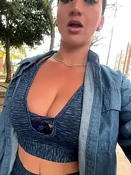 Ninabigtitied on StripChat 