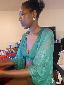 oliviaprettypussy on StripChat