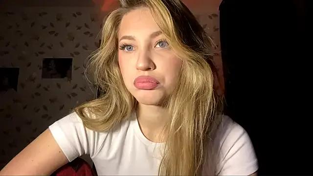 OrethaEredia — lower my pants and belly dance