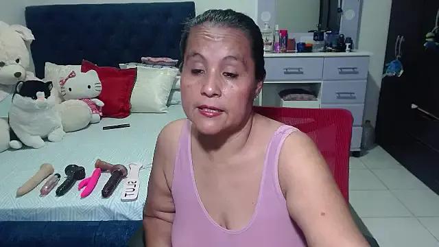 pervert_mommy_ on StripChat