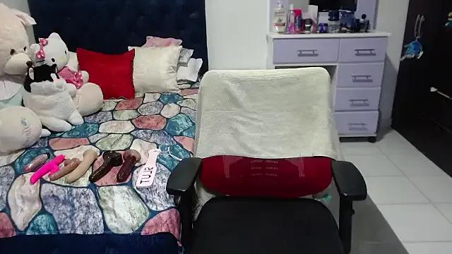 pervert_mommy_ on StripChat