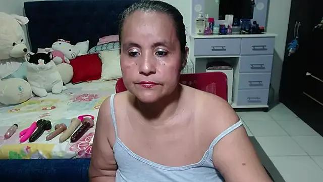 pervert_mommy_ on StripChat