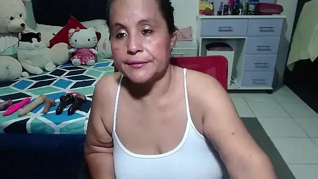 pervert_mommy_ on StripChat