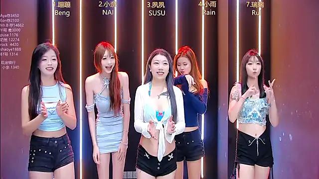 queen-001 on StripChat 