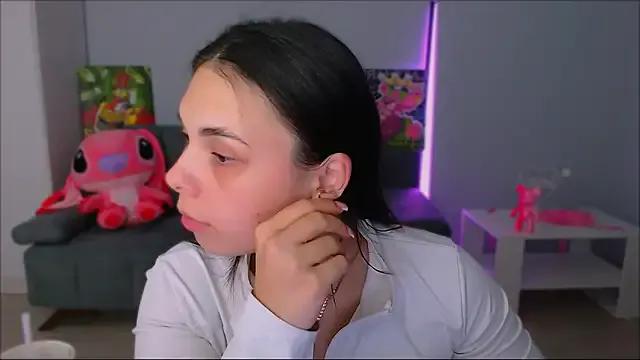 queenofthesense_ on StripChat 