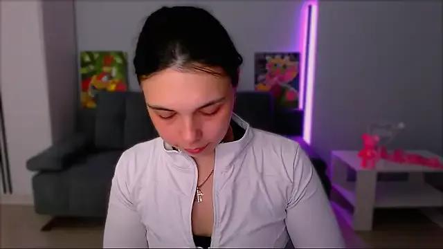 queenofthesense_ on StripChat 