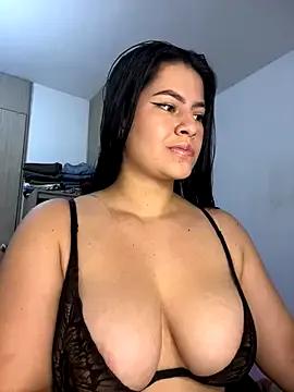 Saanvi21 on StripChat 