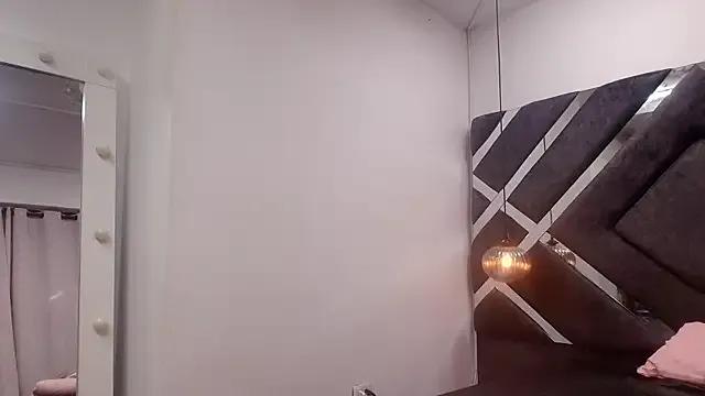 sara_lopee1 on StripChat 