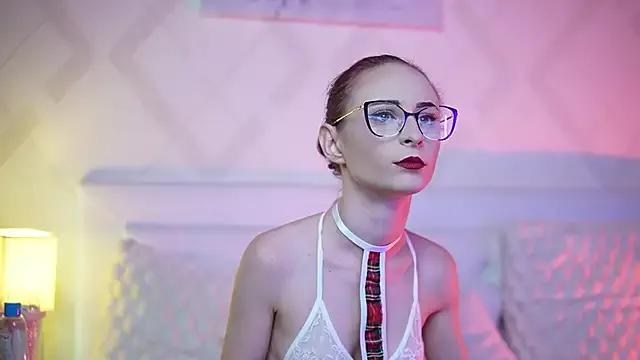 SaraiAngel on StripChat 