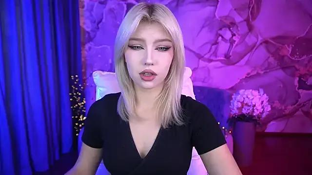 SelenaIris on StripChat 