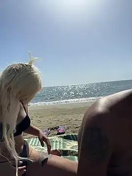 sexycouples35 on StripChat