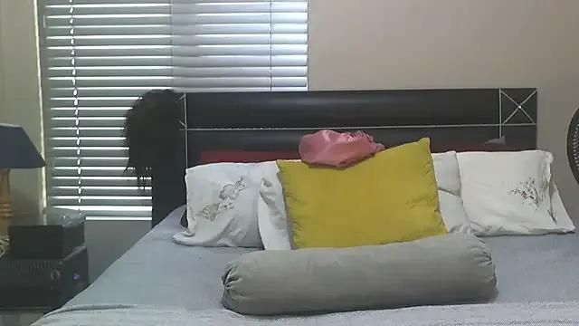 SweetBerryBliss — Freechat on StripChat