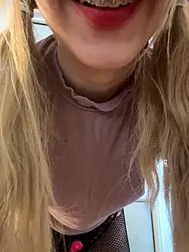 SweetBunnyGF on StripChat 