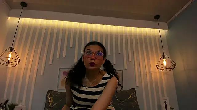 SweetStarr_ on StripChat 