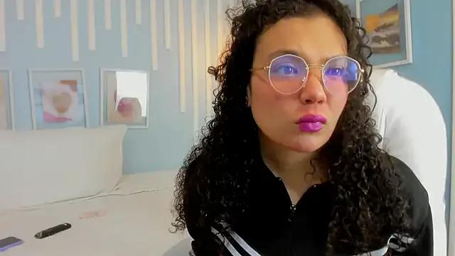 SweetStarr_ on StripChat 