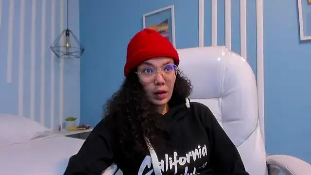 SweetStarr_ on StripChat 