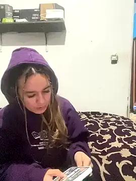 StripChat tetutamy is Freechat tetutamy — Flash + suck tits