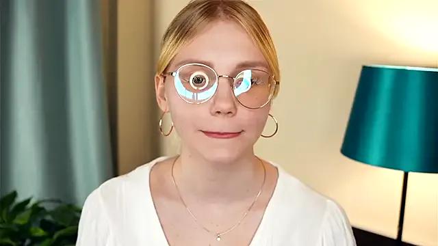 UnDesiga — Hit your heart with my eyes