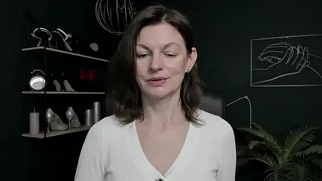 VivianWILD — I need passionate shivers run through..